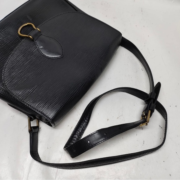 Louis Vuitton LV Crossbody Bag Saint Cloud - Picture 6 of 10